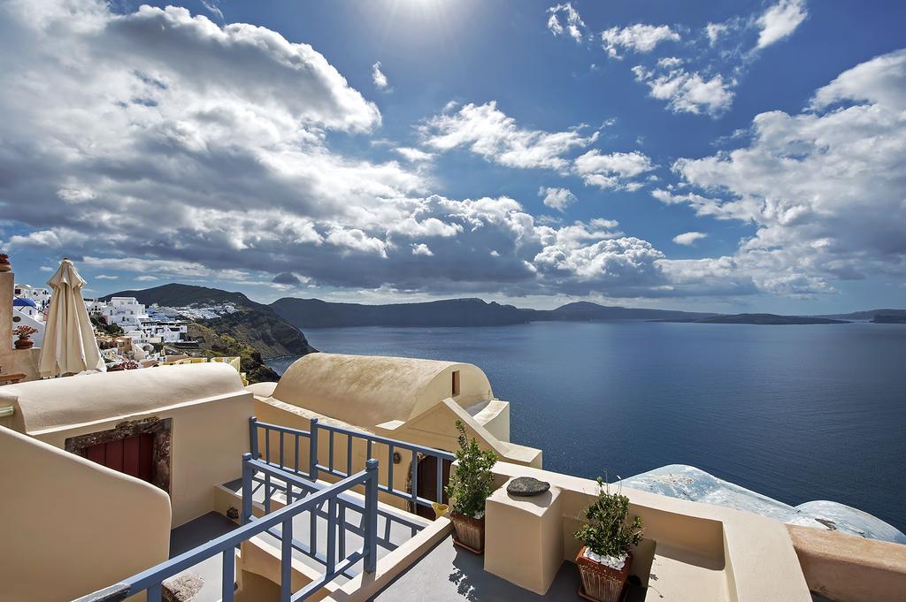 Lucky Homes - Oia Room photo